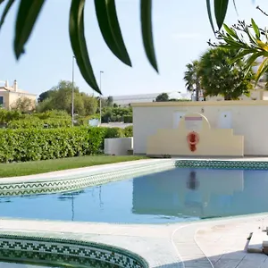 sunny-2-bedroom-apartment-near-beach.hotelaalgarve.com/