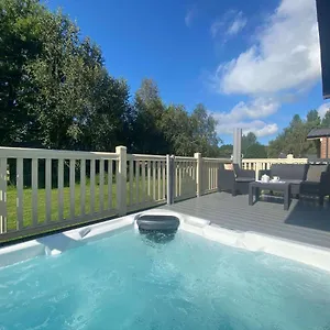 The Yorkshire Burrow With Hot Tub Holiday home York