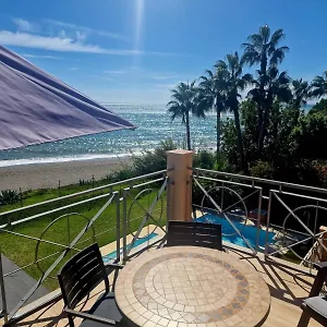 exclusive-beachfront-penthouse.es-andalucia.com/