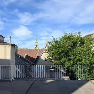 Palais Palffy Suits Bécs